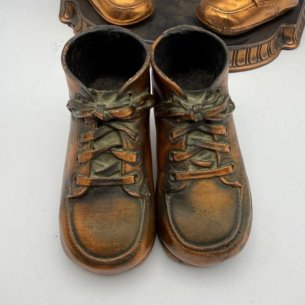Vintage Bronzed Baby Shoes Keepsake Display Stand Set Copper Tone 6098 Decor